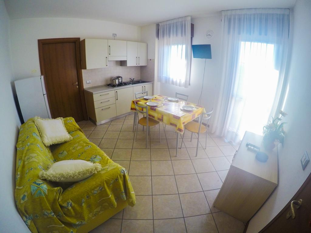 Residence Mediterraneo - Agenzia Cocal Καόρλε Δωμάτιο φωτογραφία